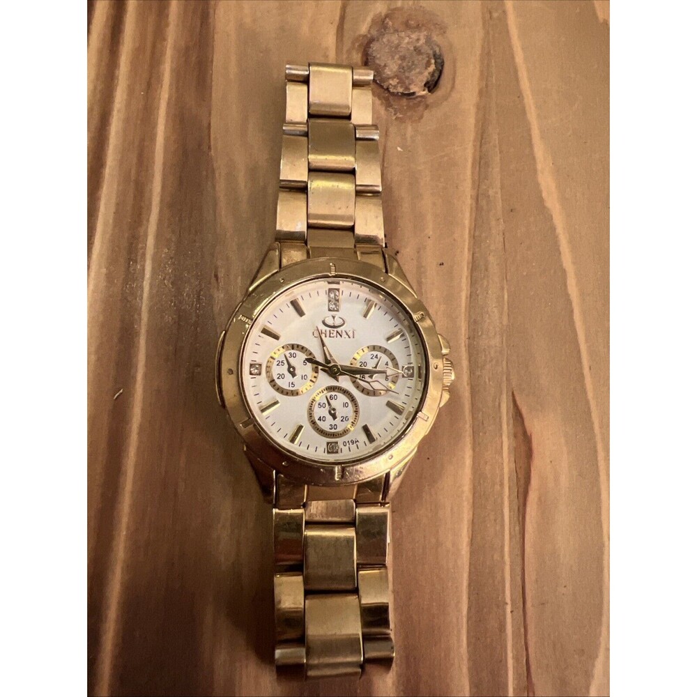 Chenxi Ladies Watch Gold Tone New Battery